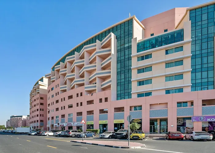 Elegant Studio Living In Discovery Gardens